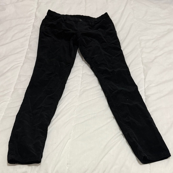 Uniqlo Black Corduroy Skinny Pants - Picture 1 of 8